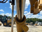 Hydraulics with Saddle Positioning Cylinder