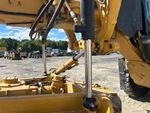 Hydraulics with Blade Lift Cylinders