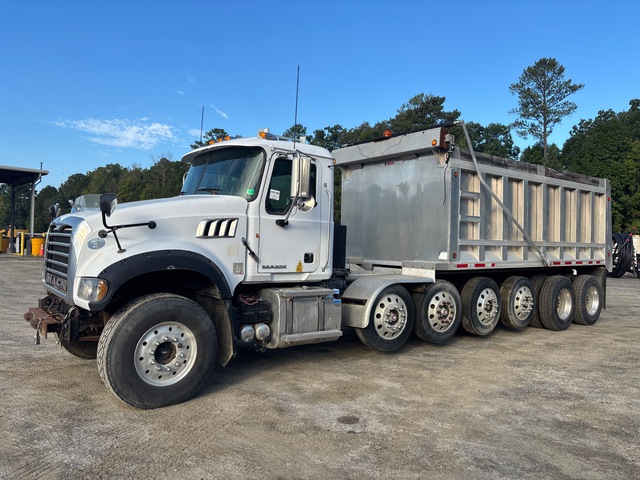2015 Mack GU713 14x4 Six Axle Dump Truck 2015 Mack GU713 14x4 Six Axle Dump Truck