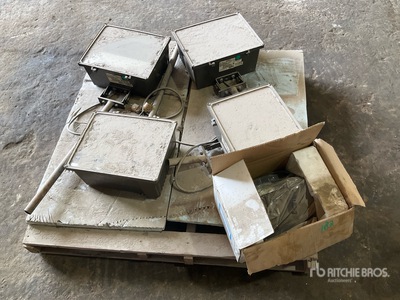Quantity of (4) Shop Lights