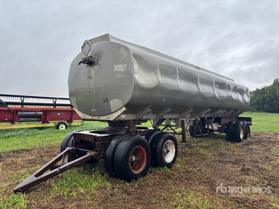 1975 Westank 7700 gal T/A タンクトレーラー