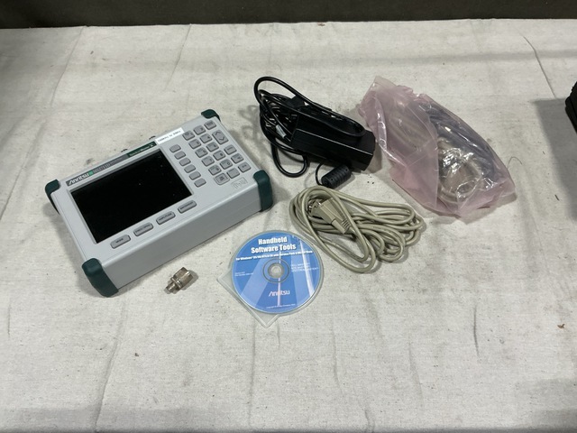Anritsu MS2711D Handheld Spectrum Master Analyzer Kit