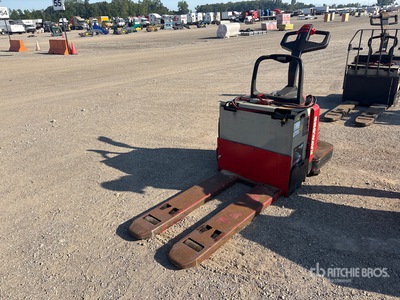 Raymond 112TM-FRE-60L 6000 lb Electric Pallet Jack