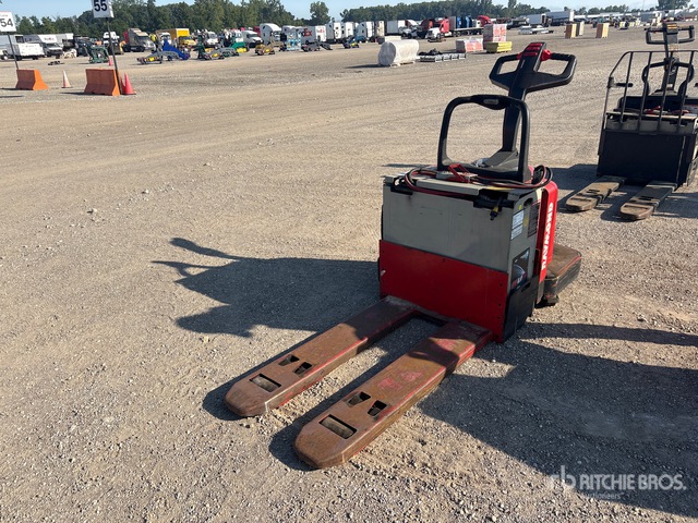 2005 Raymond 112TM-FRE60L 6000 lb Electric Pallet Jack