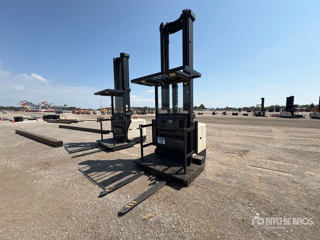 2006 Crown SP3450H-30 3000 lb Order Picker