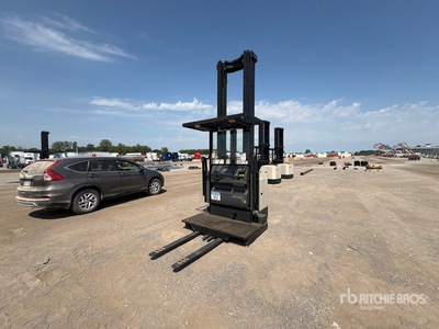 Crown SP3450H-30 3000 lb Order Picker