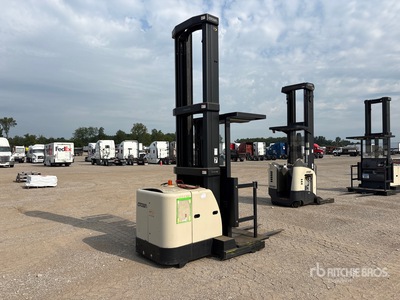 Crown SP3450H-30 3000 lb Order Picker