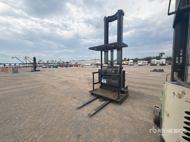 2006 Crown SP3450H-30 3000 lb Order Picker