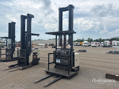 2006 Crown SP3450H-30 8840 lb Order Picker