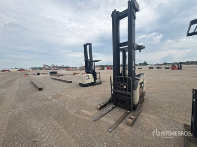 2006 Crown RR522545 8660 lb Reach Truck