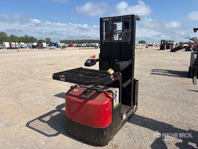 Big Joe J1-192 600 lb Order Picker