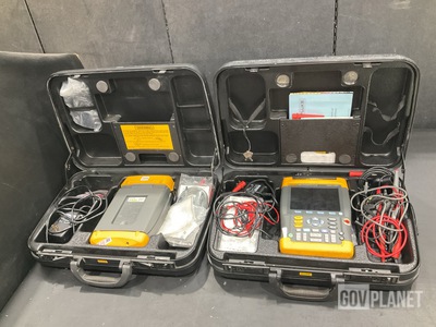 (2) Fluke 199C Scopemeter Colors