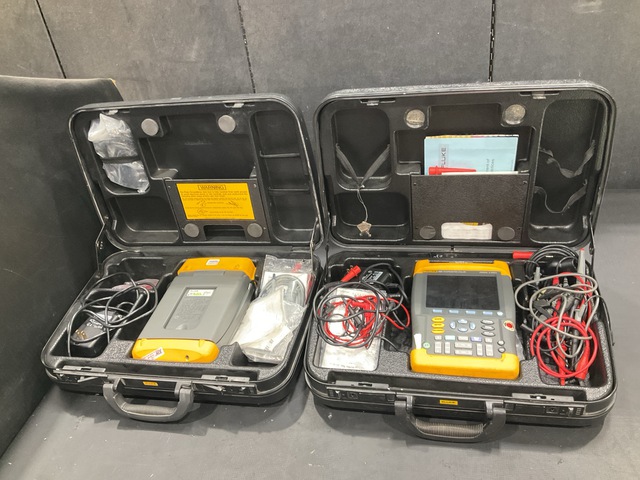 (2) Fluke 199C Scopemeter Colors