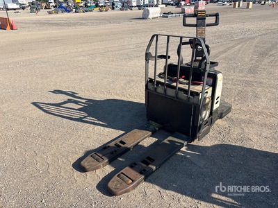 Crown PE4000-60 6000 lb Electric Palettenheber