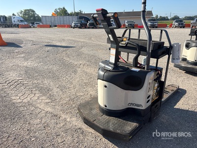 Crown PE4000-60 2720 lb Electric Palettenheber