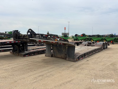 2007 BWS Tri/A Removable Gooseneck Lowboy Trailer
