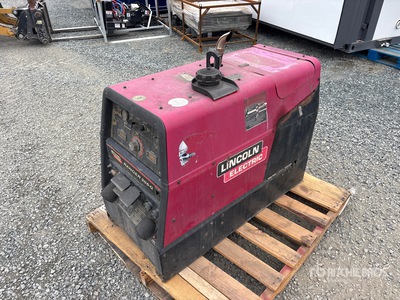 2006 Lincoln Ranger 305G 300 A Stick Engine Driven Welder