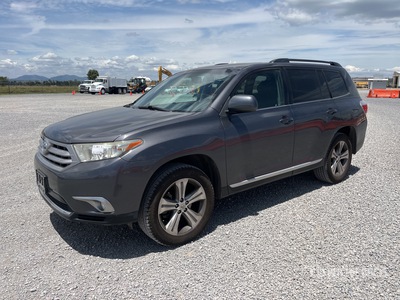 2013 Toyota Highlander Camioneta / SUV