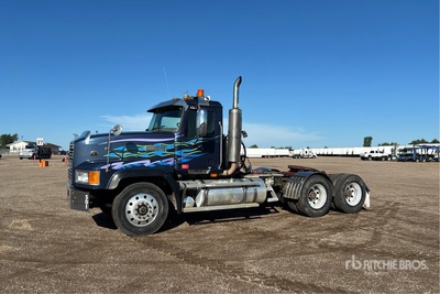 2007 Mack CL733 6x4 Ciągnik siodłowy T/A z kabiną dzienną