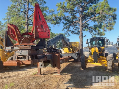 2015 Cat 559C Trailer Mounted Leveling log loader Log Loader