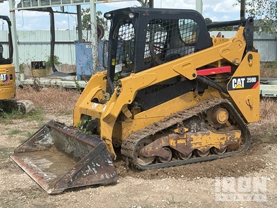 2017 Cat 259D Chargeuse sur rails compacte