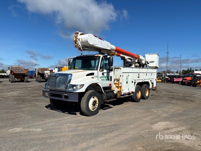 Altec 55 ft on 2003 International 7400 6x4 高所作業車