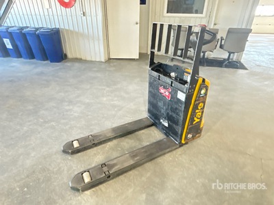 Yale MPB045VGN24T2646 4510 lb Electric Gato de bandeja