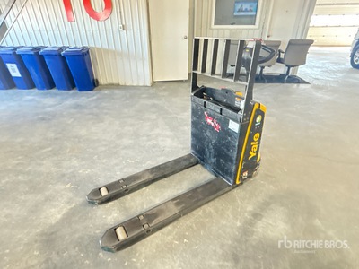 Yale MPB045VGN24T2646 4510 lb Electric Gato de bandeja