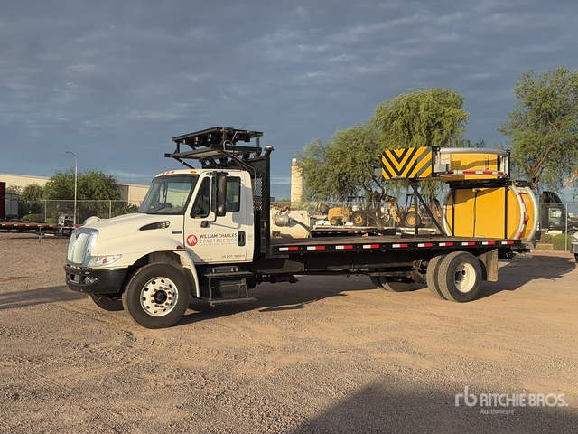 2012 International 4300 4x2 Attenuator Truck