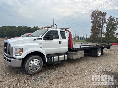 2016 Ford F-650 4x2 Extended Cab Camion à ridelles (Inoperable)