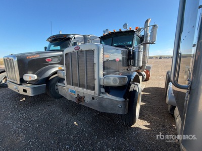 2013 Peterbilt 388 8x4 شاحنة ونش (Inoperable)