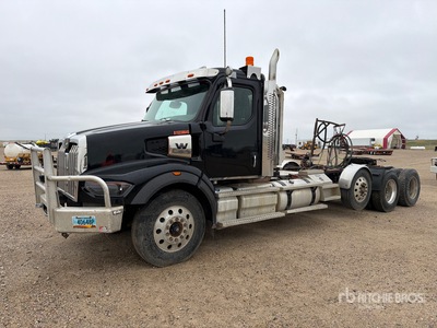 2023 Western Star 49X 8x4 Tri/A Dagcabine Trekker