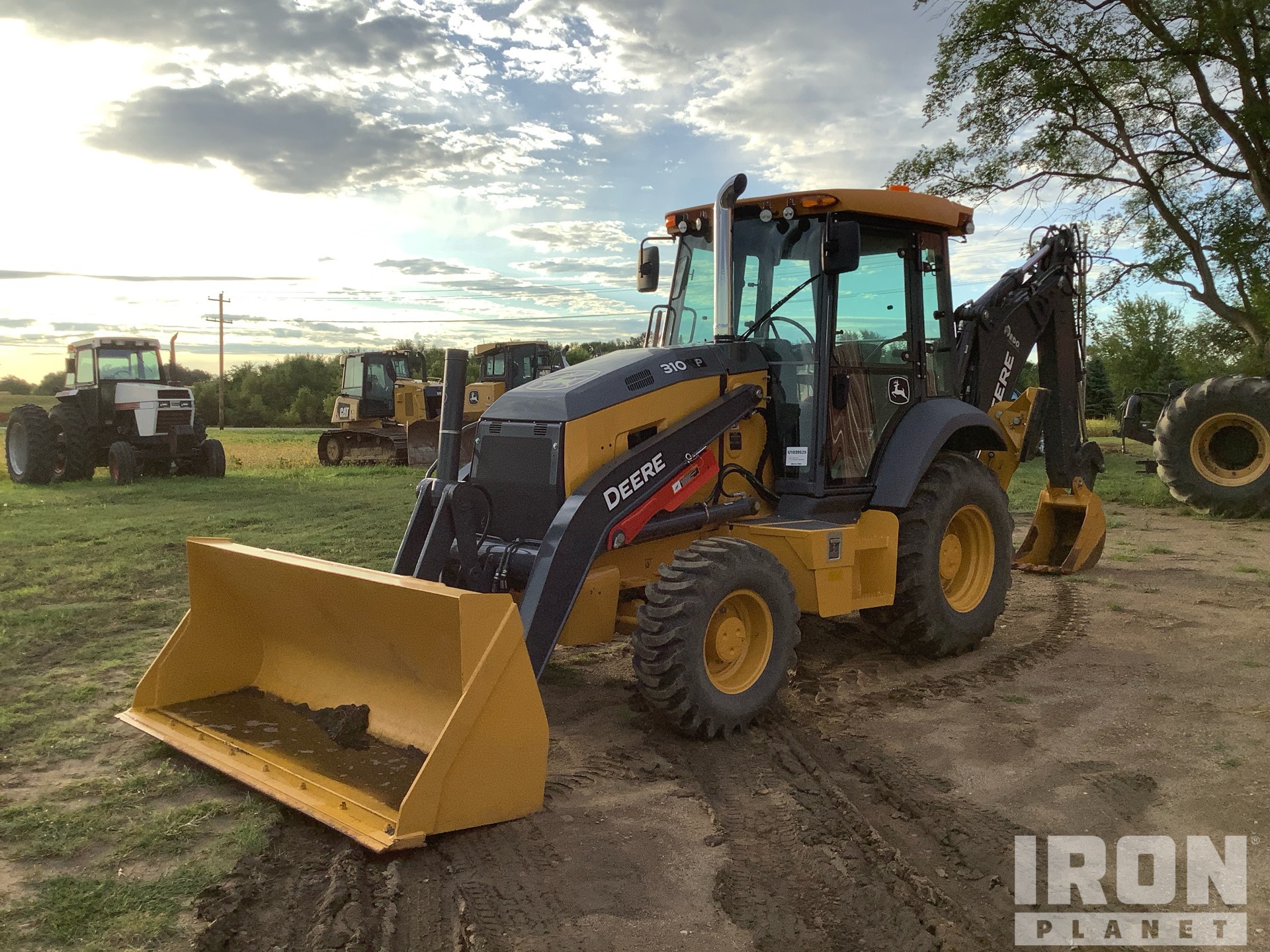 2025 John Deere 310P 4x4 Retroexcavadora