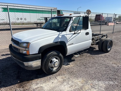 2004 Chevrolet Silverado 3500 4x2 Cab and Chassis