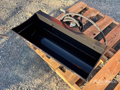 2026 GIYI GY-3TB Tilting Excavator Bucket - Fits Cat 3 - 5 ton (Unused)