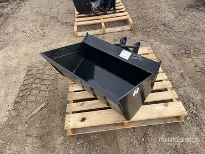 2026 GIYI GY-D5T 35 in Hydraulic Tilting Excavator Bucket - Fits Cat 3 - 5 ton (Unused)