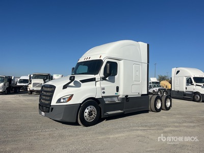 2018 Freightliner Cascadia 126 6x4 T/A Sleeper Truck Tractor