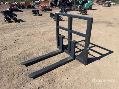 1100 mm Tractor Pallet Forks (Unused)