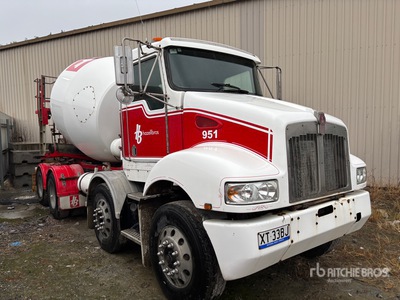 2007 Kenworth T350 8x4 Mixer Truck