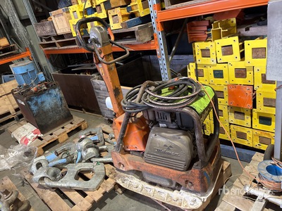 Mikasa MVH306DS2 Reversible Vibratory Plate Compactor