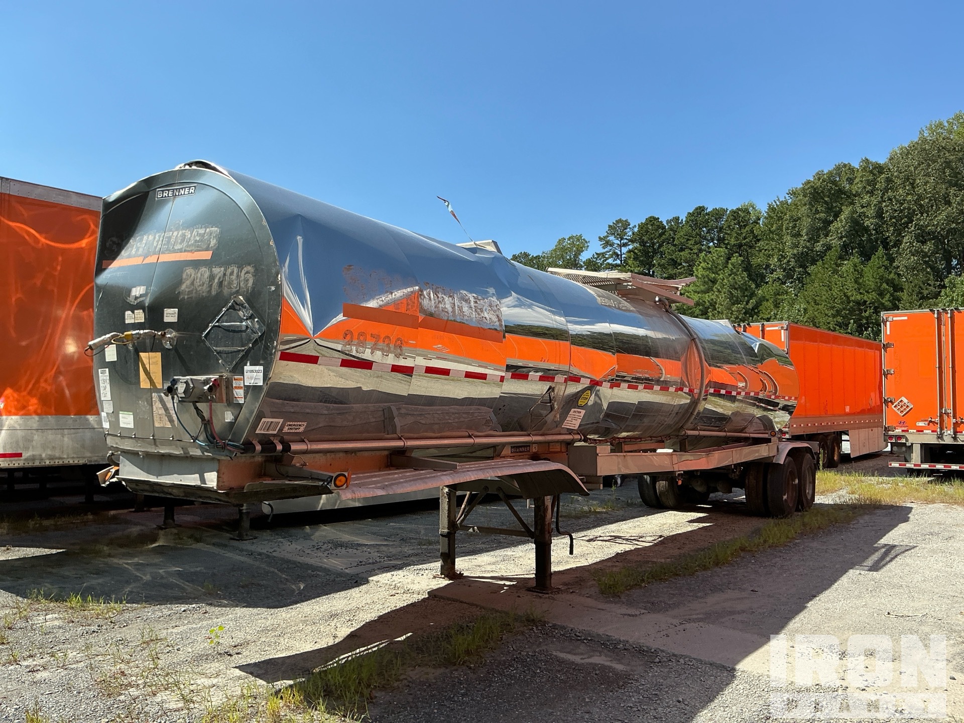 2015 Brenner 7000 gal T/A Przyczepa cysterna
