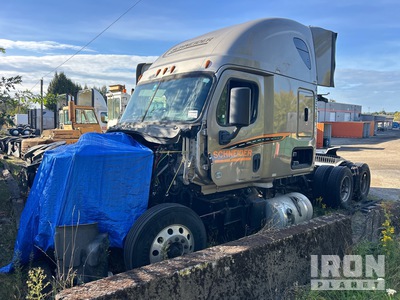 2016 Freightliner Cascadia 6x4 T/A Slaapcabine Trekker (Inoperable)