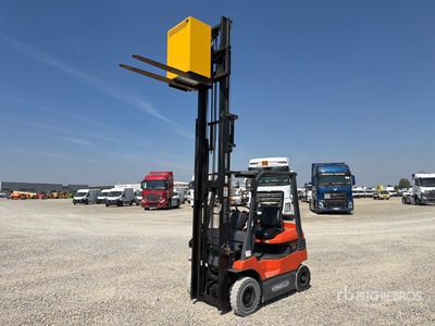 2000 Toyota 7FB15 1500 kg Electric Forklift