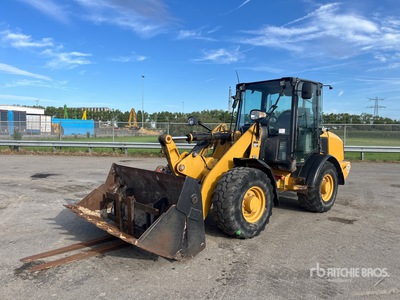 2009 Cat 906H Ładowarka kołowa