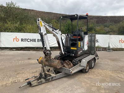 2023 Bobcat E17 Mini Excavator C/W Brian James Plant Trailer, Breaker & 3 Bucket