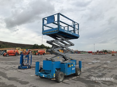 2011 Genie GS-3369RT 4x4 Diesel منصة رفع متحركة