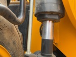 Hydraulics with Frame Leveling Cylinders