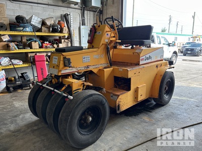 2006 LeeBoy 420 9 Wheel Pneumatic Roller