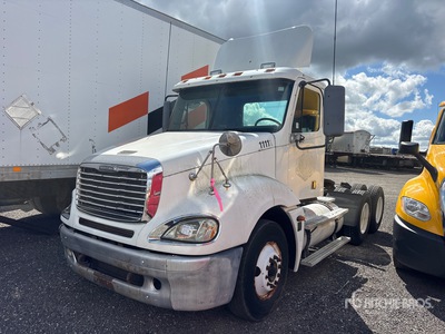 2005 Freightliner Columbia 120 6x4 Cabeza Tractora Cabina Corta (Inoperable)