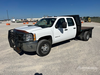2011 Chevrolet Silverado 3500HD 4x4 Crew Cab Flatbed Truck